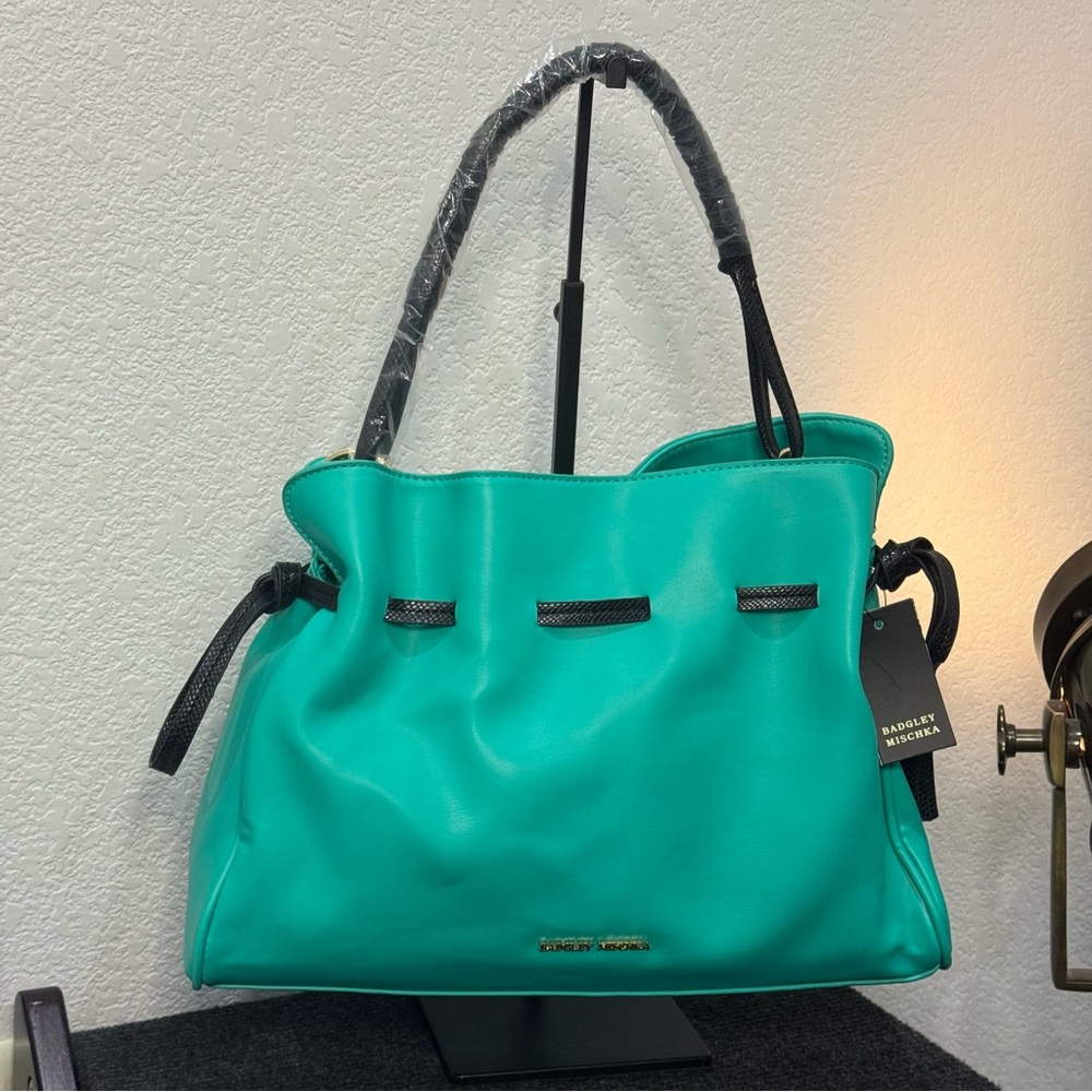 Badgley Mischka Dumpling Shoulder Crossbody Bag NWT Vegan Leather Retail $149